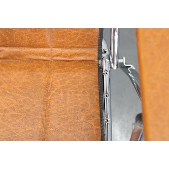 Vintage Italian Folding Lounge Chair in Leatherette, 1970s For Sale - Image 10 of 18