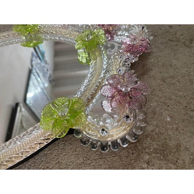 Early 21st Century Venetian Oval Green and Pink Floral Hand-Carved Mirror by Simoeng, 2000s For Sale - Image 5 of 10