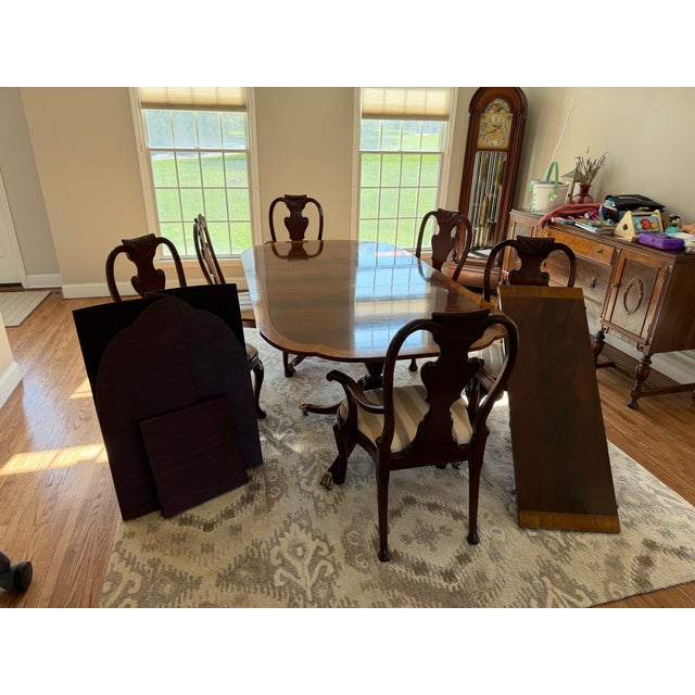 1980s Baker Historic Charleston Mahogany Dining Table w/ 2 Leaves & 6 Shield-Back Chairs For Sale - Image 16 of 17