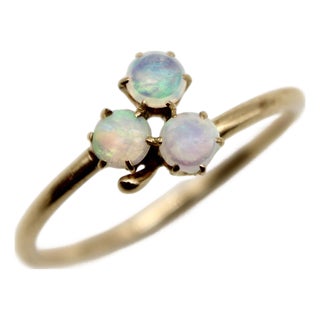 Late 19th Century Victorian 14k Gold Opal 3-Leaf Clover Ring, Size 5.25 For Sale