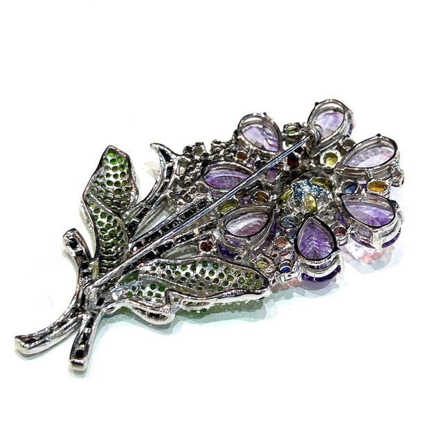 Art Nouveau Bochic "Orient" VIntage Sapphire, Amethyst & Tsavorite Brooch - 18K Gold & Silver For Sale - Image 3 of 18