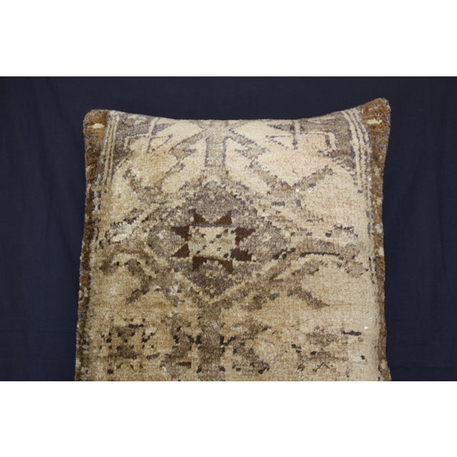 Here i am listing a 100% Handmade double knotted rug pillow cover, made from Vintage Oushak carpet rug. This’s a modern...