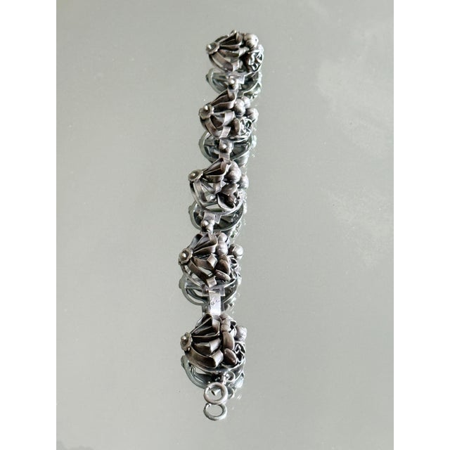 Victorian 1940s Sterling Silver Floral Panel Bracelet With Repoussé Botanical Design For Sale - Image 3 of 11