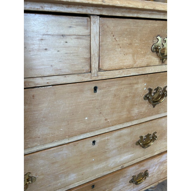 Ecru Antique English Pine Chest of Drawers. For Sale - Image 8 of 9