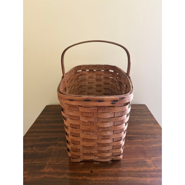 Antique Early 20th Century American Splint Oak Gathering Basket For Sale In South Bend - Image 6 of 8