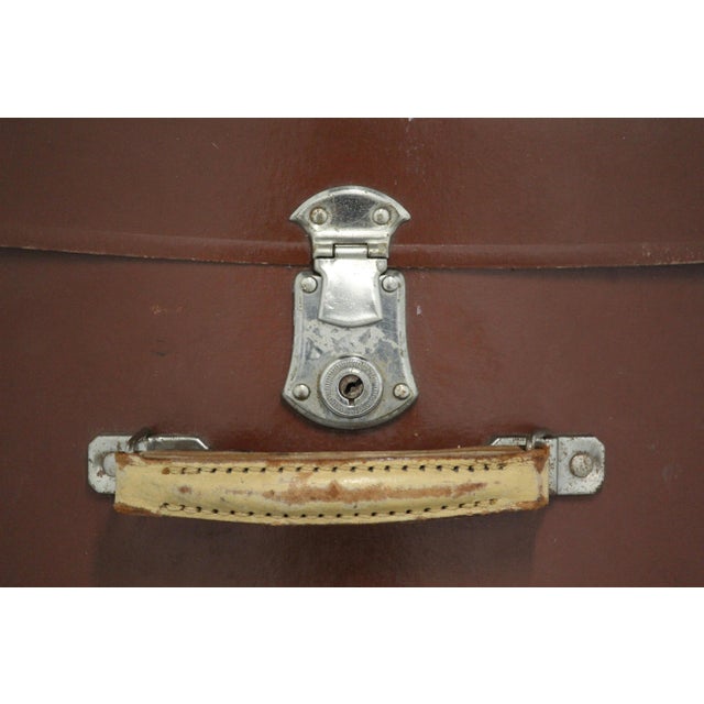 Round Brown Hat Box, 1890s For Sale - Image 5 of 18