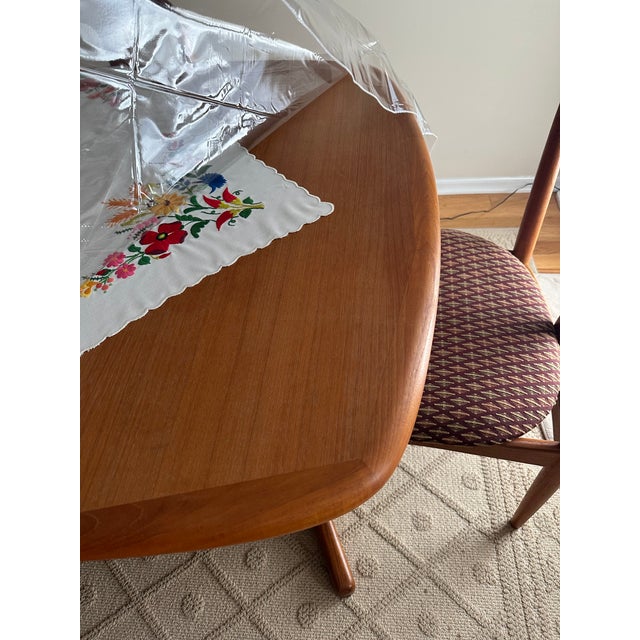 Diethelm Scanstyle Extendable Dining Table (Circa 1970s) For Sale In New York - Image 6 of 15