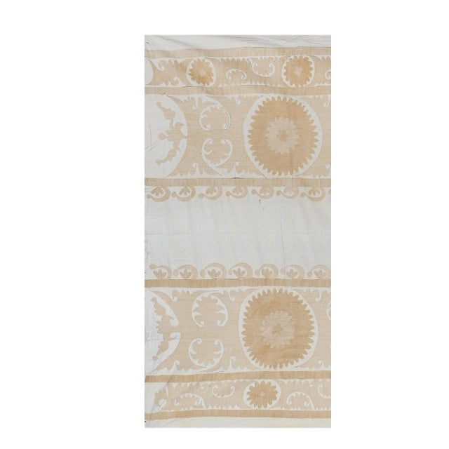 Mid-Century Modern Vintage Pale Color Suzani From Samarkand, Uzbekistan Wall Hanging Decor 5'1'' X 7'7'' For Sale - Image 3 of 13