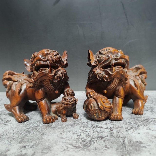 Art Deco Late 20th Century Pair of Boxwood Carved “Ruyi Lion” Statues – Auspicious Chinese Wood Sculpture Set For Sale - Image 3 of 9