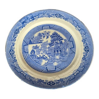 Early 20th Century Royal Grafton England Blue Willow Salad Plate With Gold Leaf For Sale