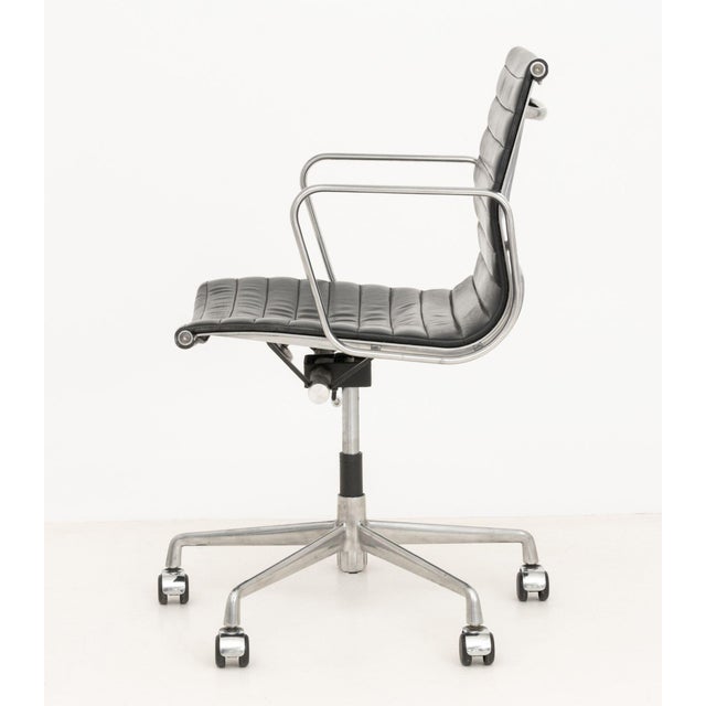 Metal Charles and Ray Eames Aluminum Group Office Chair For Sale - Image 7 of 8