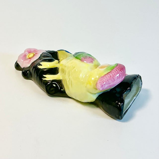 1950s Vintage Japanese Chinoiserie Boho Chic Ceramic Parrot Wall Pocket. For Sale - Image 11 of 13