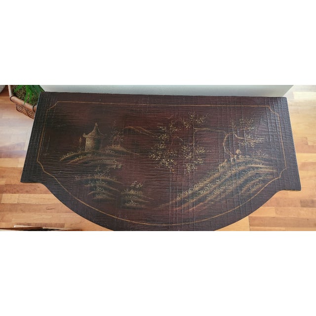 Ethan Allen Ethan Allen Hand‑Decorated Chinoiserie Accent Cabinet — Unused, Excellent Condition For Sale - Image 4 of 5
