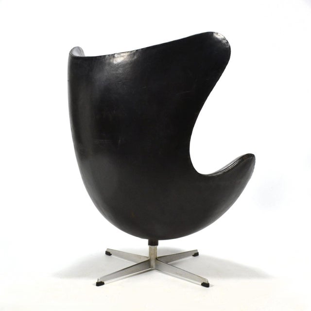 1950s Rare First Generation Egg Chair by Arne Jacobsen For Sale - Image 5 of 10