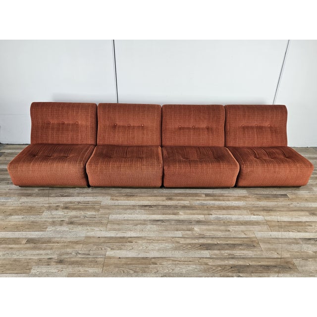 1970s Italian Space Age Modular Chairs in Fabric with Wooden Legs, 1970, Set of 4 For Sale - Image 5 of 12