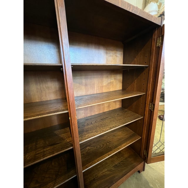 1900 - 1909 1910 Arts & Crafts Mission Style Double-Door Leaded Glass Bookcase For Sale - Image 5 of 9