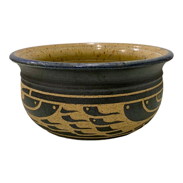 Gulf Coast Artist Charles Smith Sgraffito Studio Pottery Bowl With Fish Motif For Sale