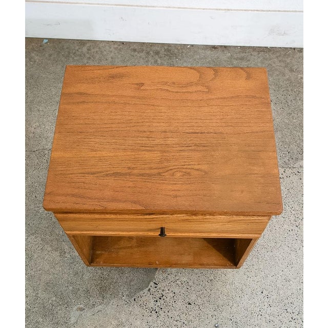 Brown 1960s Mid Century Modern Nightstand End Side Table Solid Oak Drawer Vintage Single MCM For Sale - Image 8 of 10