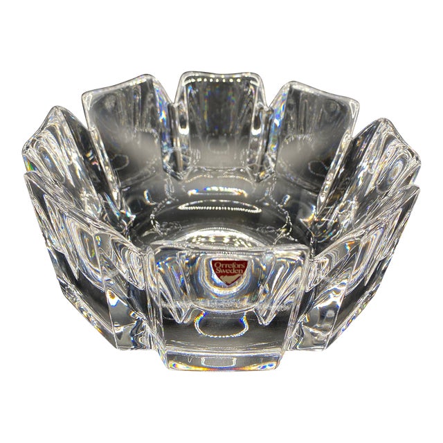 Mid 20th Century Orrefors Crystal Bowl Eight Leaf Sweden Scandinavian Signed Art Glass Bowl For Sale