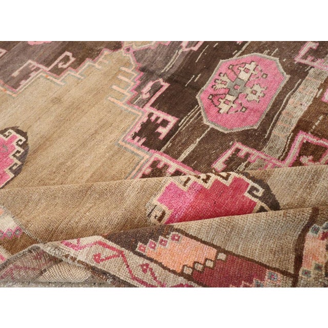 Galerie Shabab Collection Mid-20th Century Turkish Anatolian Room Size Carpet For Sale - Image 9 of 10