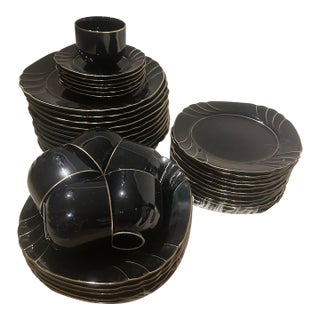1980s Art Deco Ranmaru Japan 41-Piece China Dinnerware Set "Wave Golden Black" Gallery Collection - 41 pcs For Sale