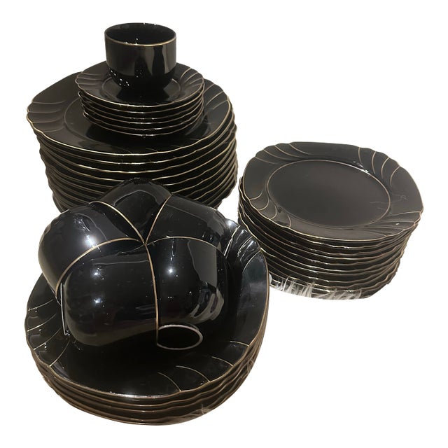 1980s Art Deco Ranmaru Japan 41-Piece China Dinnerware Set "Wave Golden Black" Gallery Collection - 41 pcs For Sale