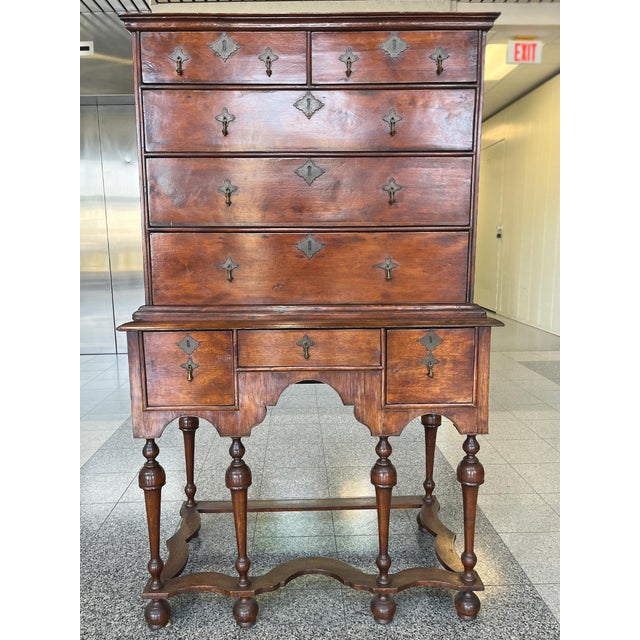 Late 17th Century William & Mary Chest of Drawers For Sale - Image 4 of 12