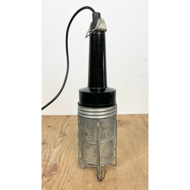 Vintage Industrial Hanging Work Light in Bakelite, 1960s For Sale - Image 11 of 14