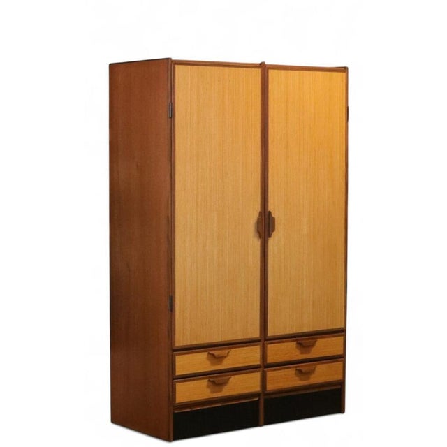 Vintage Danish Wardrobe in Teak and Oregon Pine by Gunni Omann for Omann Jun, 1960s For Sale - Image 16 of 16
