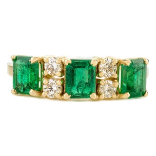 Three Stone Prong Set Emerald Diamond Ring Size 7 For Sale