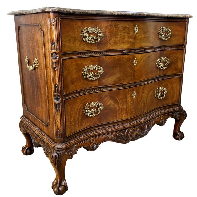 An exceptional 3-drawer chest of drawers / commode by Henredon that blends elements of late Louis XV and 18th-century...