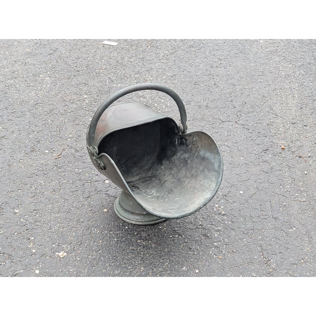 19th Century Large Arts and Crafts Copper Helmet Coal Scuttle For Sale In Washington DC - Image 6 of 12