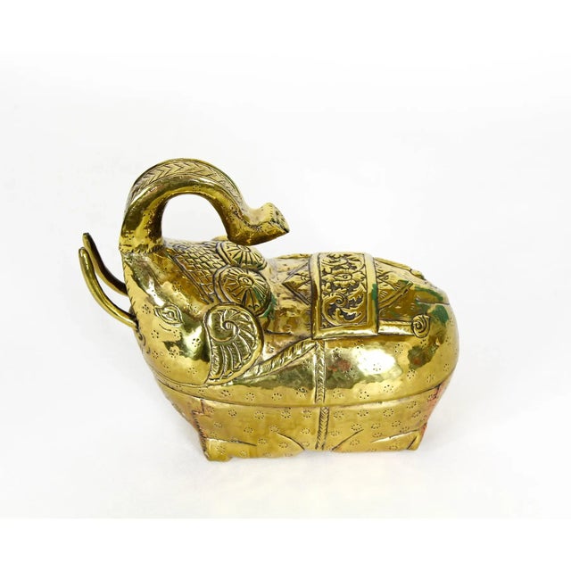 Late 20th Century Pressed Tin Brass Elephant Lidded Box For Sale In Miami - Image 6 of 7
