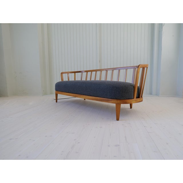 Mid-Century Modern Sculptural Sofa Model Värend by Carl Malmsten, 1942 For Sale - Image 9 of 18