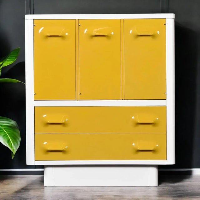 Broyhill Space Age Broyhill Chapter One Yellow and White Gentlemen's Chest Dresser For Sale - Image 4 of 15