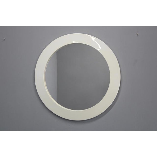 - Lacquered wooden frame - minor signs of use