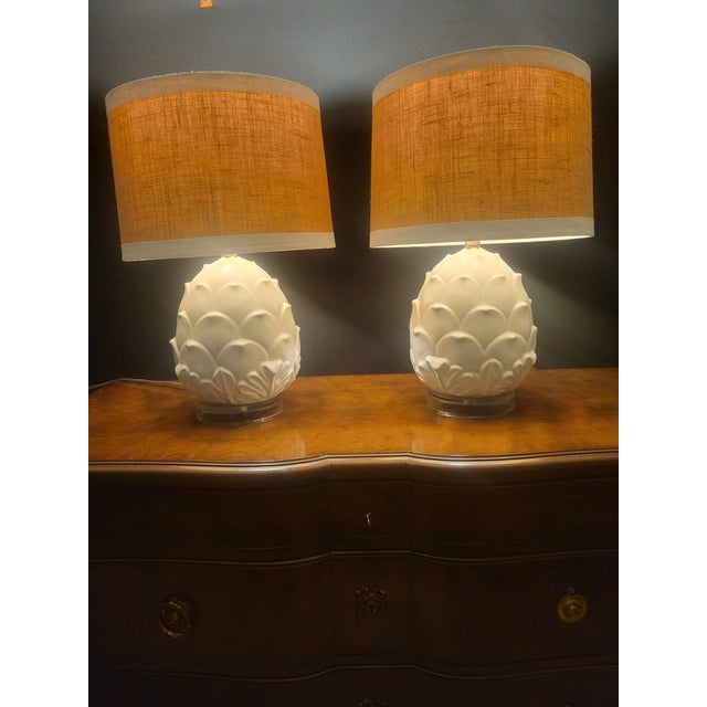 Pair of Vintage White Ceramic Pineapple/Artichoke Table Lamps With Burlap Shades For Sale - Image 4 of 6
