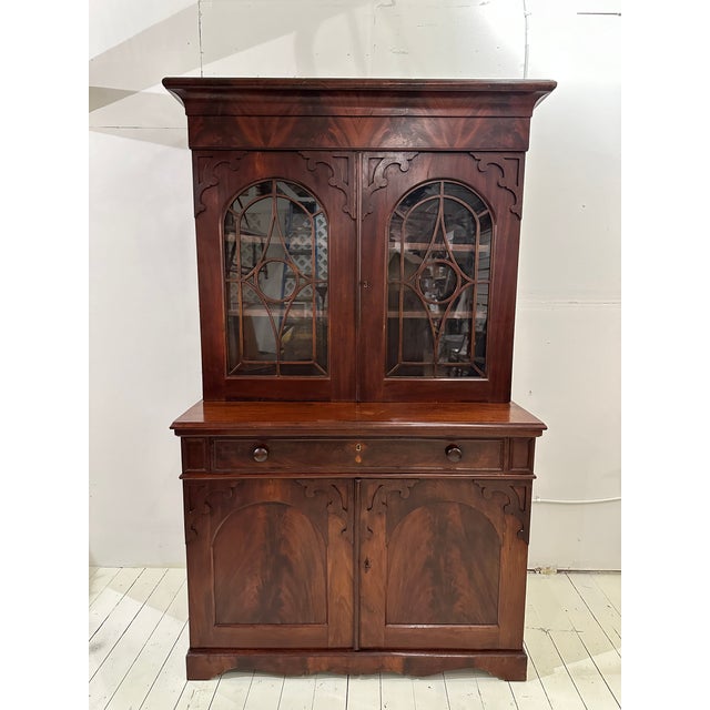 Traditional 19th Century Mahogany Two Piece Butlers Desk Secretary Cabinet For Sale - Image 3 of 6