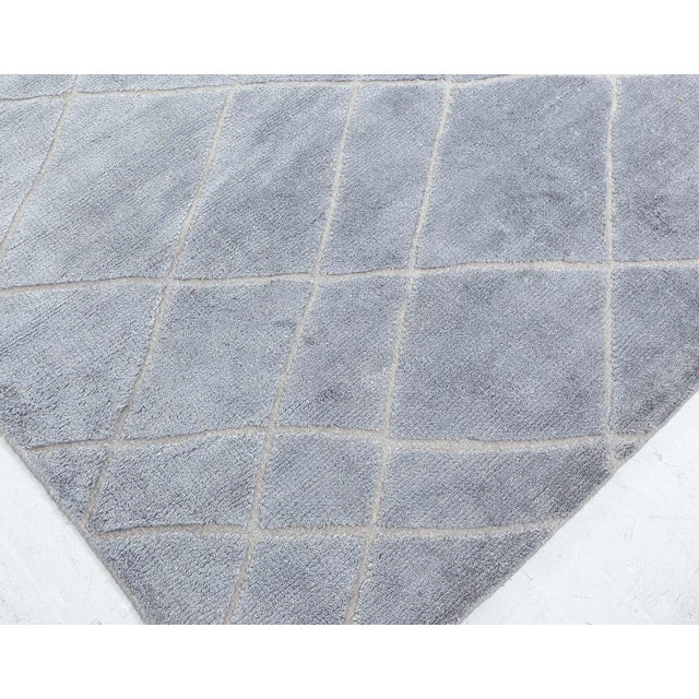 Contemporary High and Low Gray Rug by Doris Leslie Blau For Sale In New York - Image 6 of 7