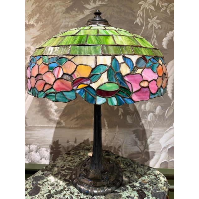 1910s Art Nouveau Wilkinson Co. Floral Stained Glass Table Lamp For Sale - Image 9 of 11