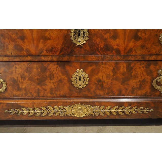 Brown C. 1820 French Restauration Commode in Flame Mahogany by Othon Kolping 1775-1853 For Sale - Image 8 of 18