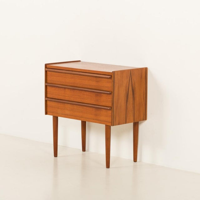 Small Danish Chest of Drawers in Teak, 1960s For Sale - Image 4 of 11