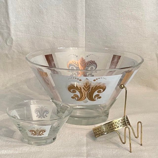 Mid-Century Modern Fleur De Lis Chip and Dip Bowls With Metal Hanger - Set of 3 by Anchor Hocking For Sale - Image 3 of 12