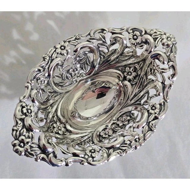Antique Victorian Sterling Silver Repoussé Trinket Dish from Henry Matthews, 1894 For Sale - Image 3 of 13