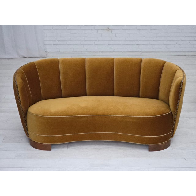 Mid-Century Modern Danish 2-Seater Banan Sofa in Olive Green Furniture Velour, 1960s For Sale - Image 3 of 18