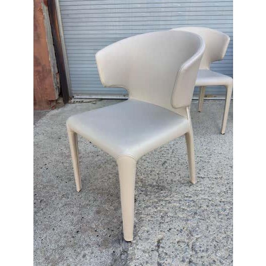 Early 21st Century Set of 5 Cassina Hola Leather Chairs designed by Hannes Wettstein For Sale - Image 5 of 12