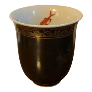 Antique 18th Century Chinese Qianlong Black & Gold Porcelain Libation Cup With Famille Rose Fish Painted Inside