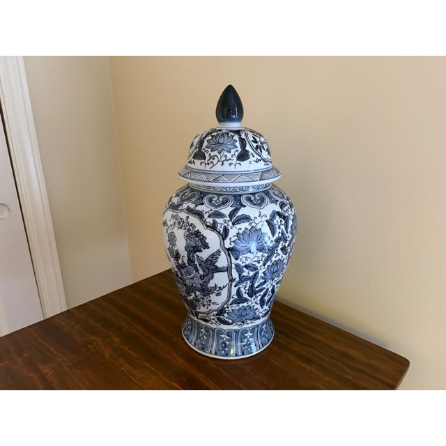 Chinoiserie Chinoiserie Large Blue and White Porcelain Ginger Jar For Sale - Image 3 of 10
