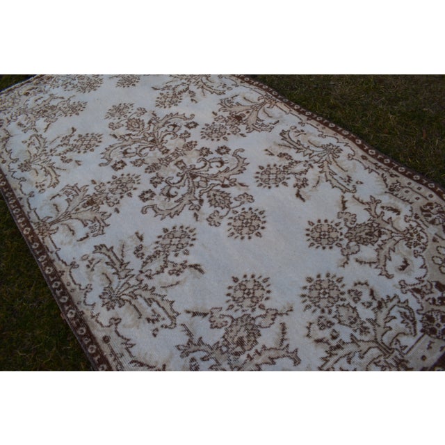 Tan Vintage Floral Turkish Sparta Rug 3'10" X 7'1" For Sale - Image 8 of 11