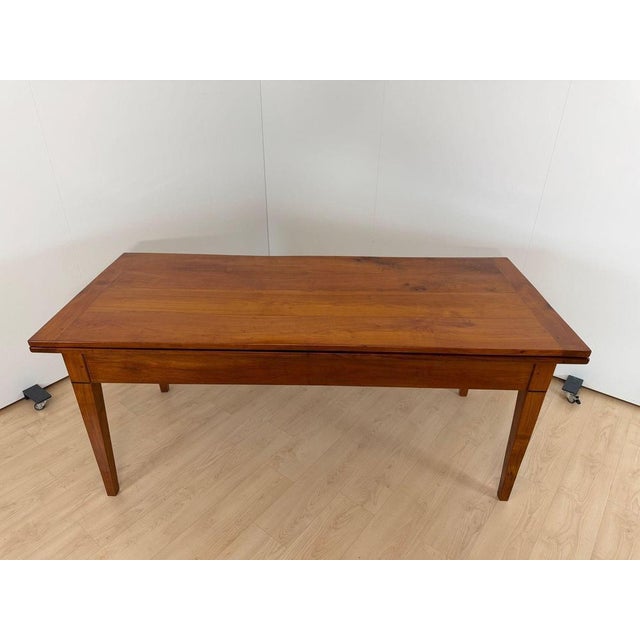 French Biedermeier Table in Cherry Wood, 1820 For Sale - Image 3 of 18